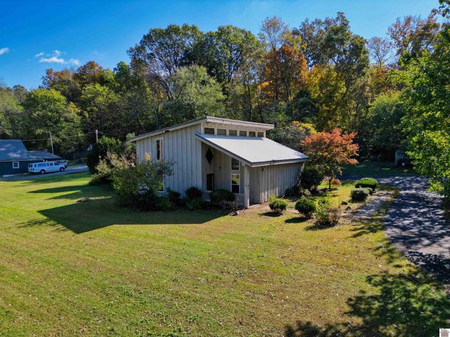 17 Vaughns Chapel Road, Calvert City, KY 42029