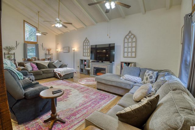 17 Vaughns Chapel Road, Calvert City, KY 42029