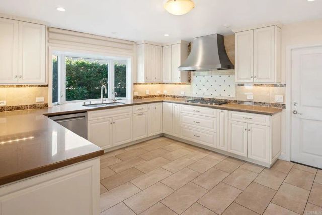 6404 Avenida Wilfredo, La Jolla, CA 92037