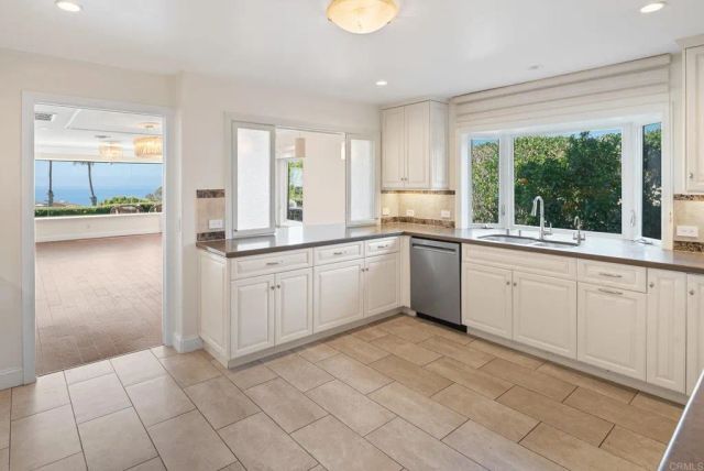 6404 Avenida Wilfredo, La Jolla, CA 92037