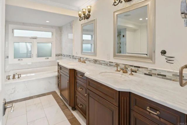 6404 Avenida Wilfredo, La Jolla, CA 92037