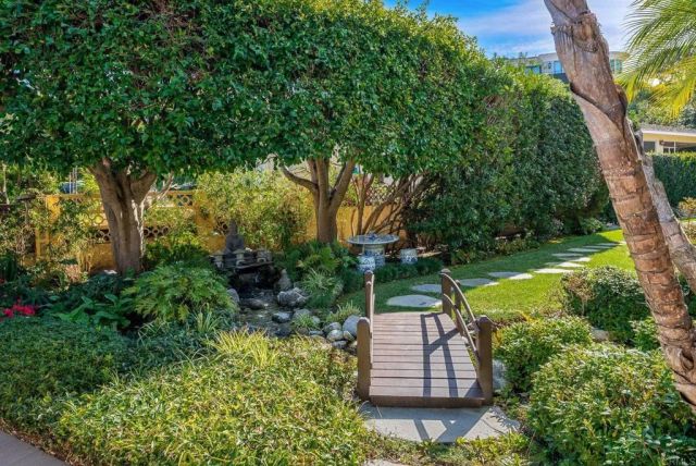 6404 Avenida Wilfredo, La Jolla, CA 92037