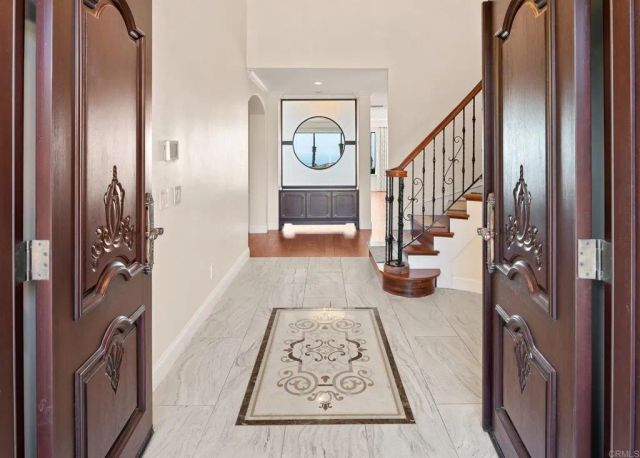 6404 Avenida Wilfredo, La Jolla, CA 92037