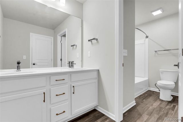 313 Strawberry Drive, Rochester, MI 48307
