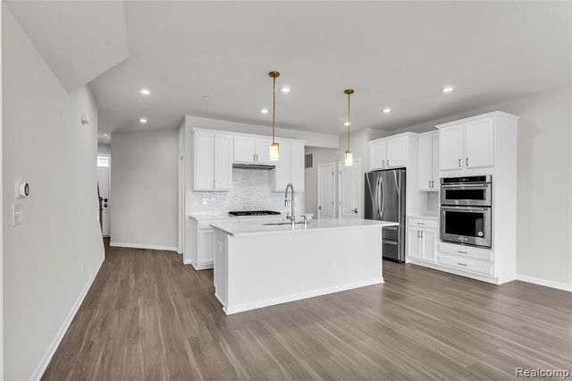 313 Strawberry Drive, Rochester, MI 48307