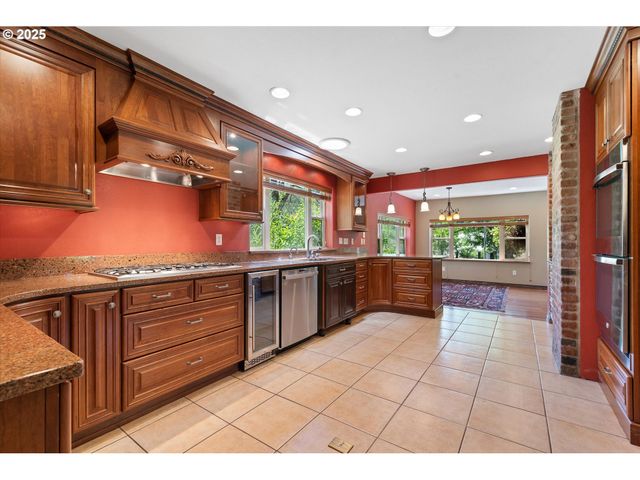 62111 LAKEVIEW Ln, La Grande, OR 97850