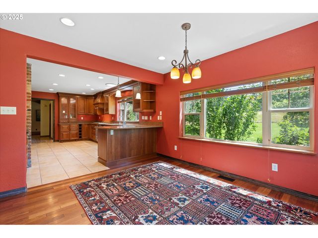 62111 LAKEVIEW Ln, La Grande, OR 97850