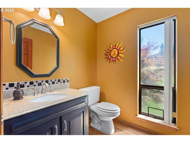 62111 LAKEVIEW Ln, La Grande, OR 97850