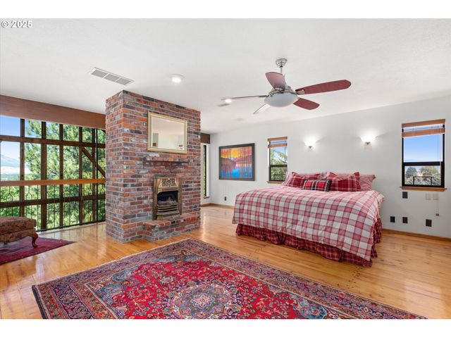 62111 LAKEVIEW Ln, La Grande, OR 97850