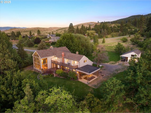 62111 LAKEVIEW Ln, La Grande, OR 97850