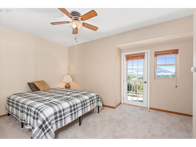 62111 LAKEVIEW Ln, La Grande, OR 97850