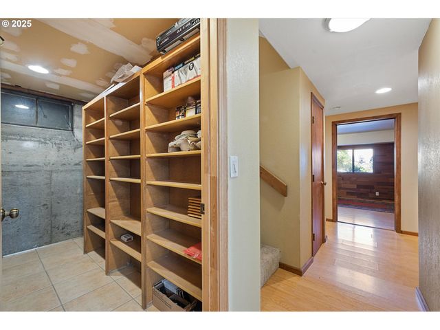 62111 LAKEVIEW Ln, La Grande, OR 97850