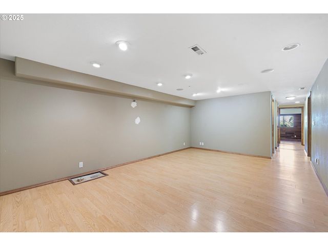 62111 LAKEVIEW Ln, La Grande, OR 97850