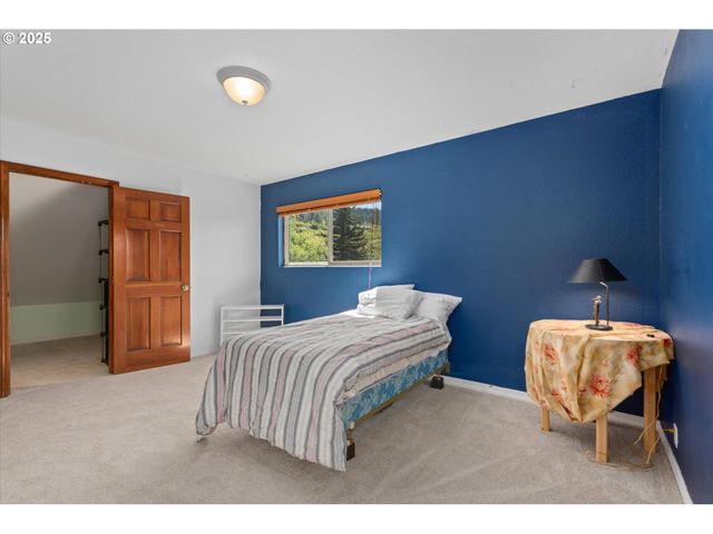 62111 LAKEVIEW Ln, La Grande, OR 97850