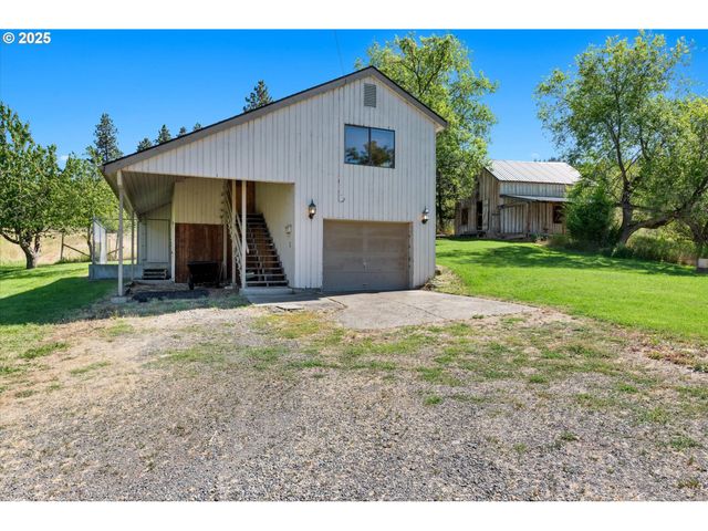 62111 LAKEVIEW Ln, La Grande, OR 97850
