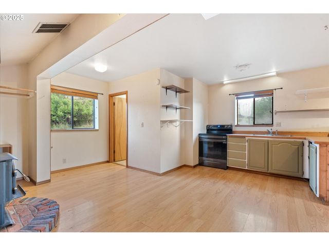 62111 LAKEVIEW Ln, La Grande, OR 97850