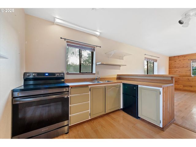 62111 LAKEVIEW Ln, La Grande, OR 97850