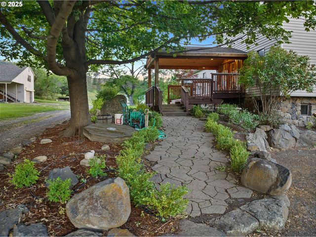 62111 LAKEVIEW Ln, La Grande, OR 97850