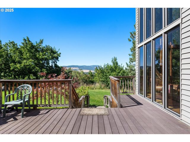 62111 LAKEVIEW Ln, La Grande, OR 97850