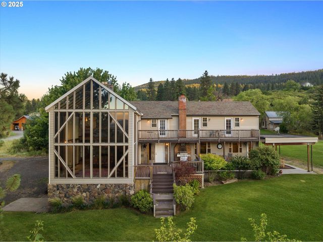 62111 LAKEVIEW Ln, La Grande, OR 97850