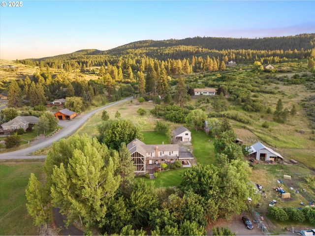 62111 LAKEVIEW Ln, La Grande, OR 97850