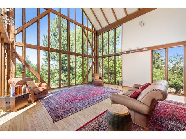 62111 LAKEVIEW Ln, La Grande, OR 97850