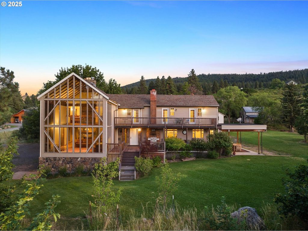 62111 LAKEVIEW Ln, La Grande, OR 97850