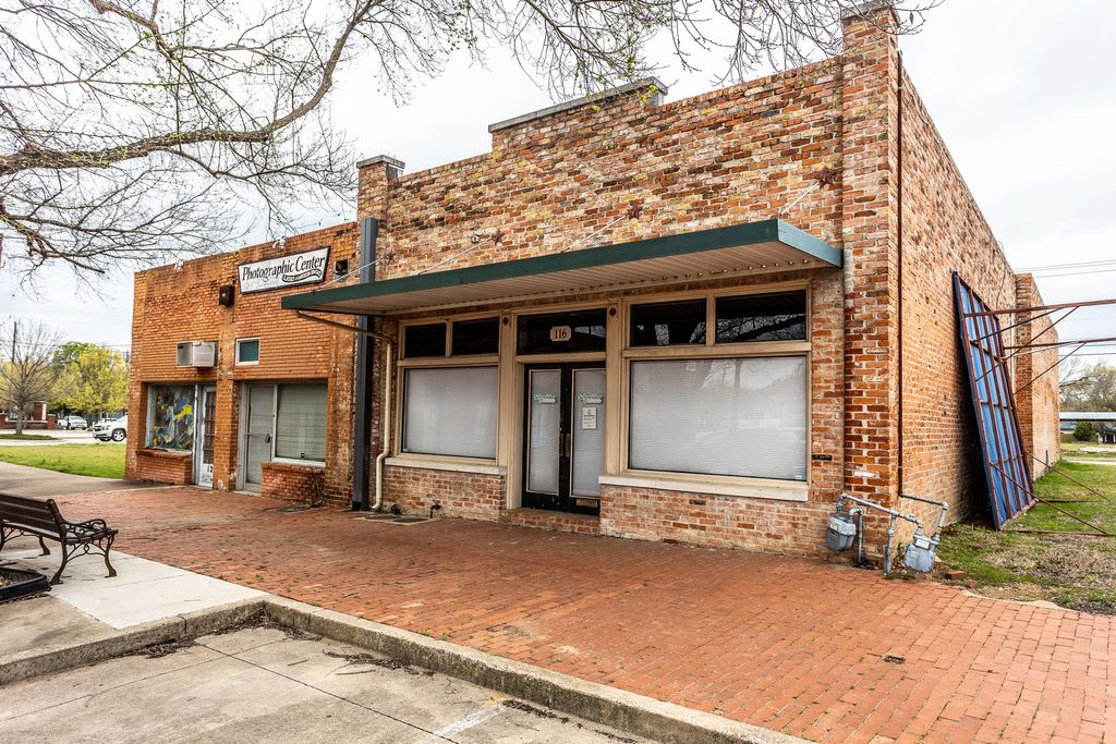 116 Historic Town Square, Lancaster, TX 75146