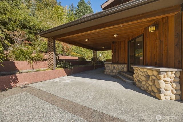 312 Antonie Avenue N, Eatonville, WA 98328