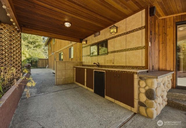 312 Antonie Avenue N, Eatonville, WA 98328
