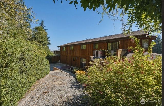 312 Antonie Avenue N, Eatonville, WA 98328