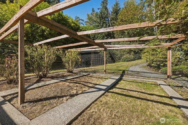 312 Antonie Avenue N, Eatonville, WA 98328