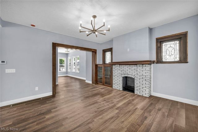 2172 West Boulevard, Cleveland, OH 44102