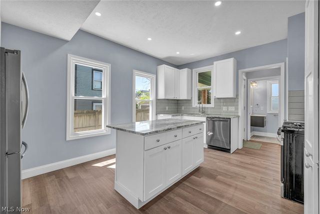 2172 West Boulevard, Cleveland, OH 44102