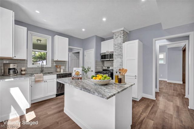 2172 West Boulevard, Cleveland, OH 44102