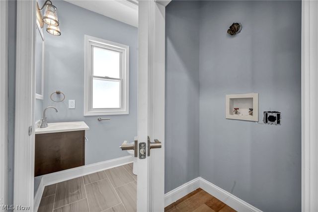 2172 West Boulevard, Cleveland, OH 44102