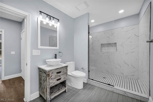 2172 West Boulevard, Cleveland, OH 44102