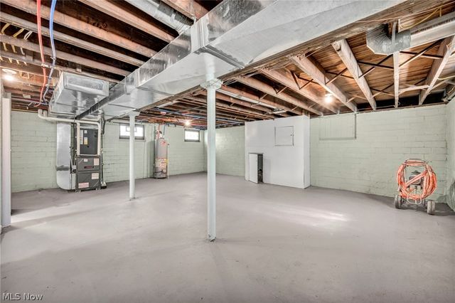 2172 West Boulevard, Cleveland, OH 44102