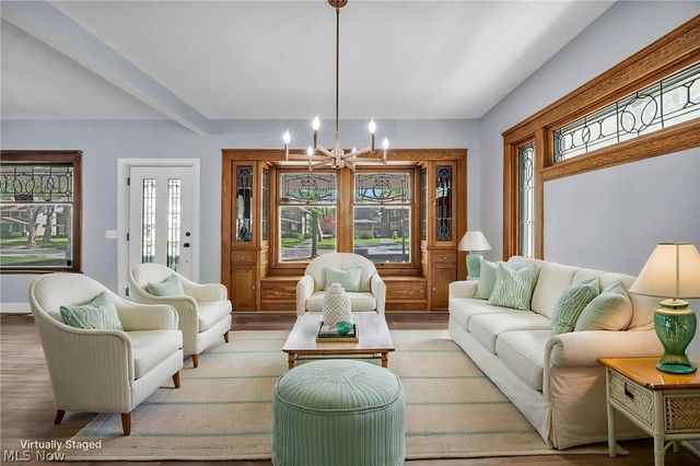 2172 West Boulevard, Cleveland, OH 44102