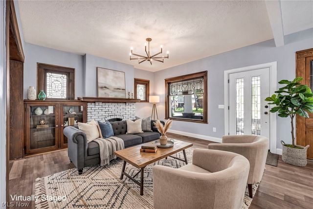 2172 West Boulevard, Cleveland, OH 44102