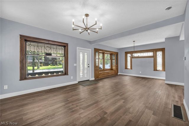 2172 West Boulevard, Cleveland, OH 44102