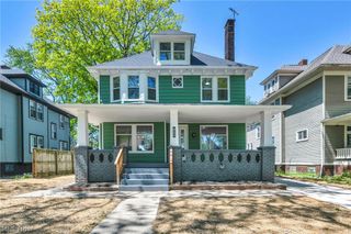 2172 West Boulevard, Cleveland, OH 44102
