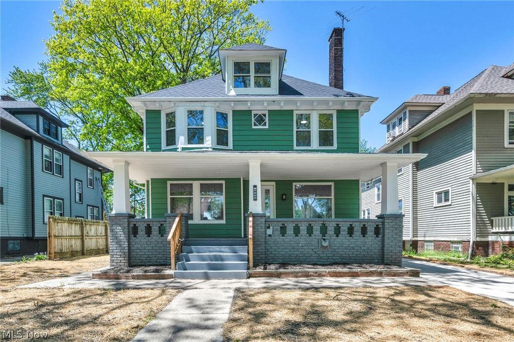 2172 West Boulevard, Cleveland, OH 44102