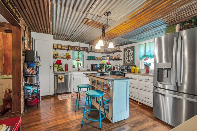 182 Douglas Street, Van Alstyne, TX 75495