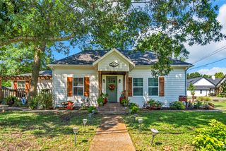 182 Douglas Street, Van Alstyne, TX 75495