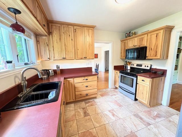 1881 Sherwood DRIVE SW, Beloit, WI 53511
