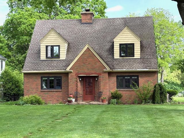 1881 Sherwood DRIVE SW, Beloit, WI 53511