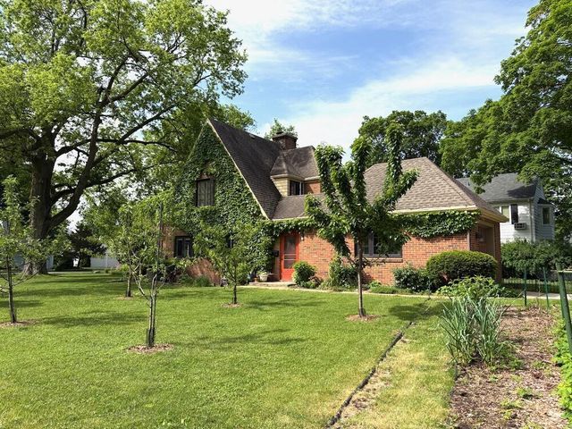 1881 Sherwood DRIVE SW, Beloit, WI 53511