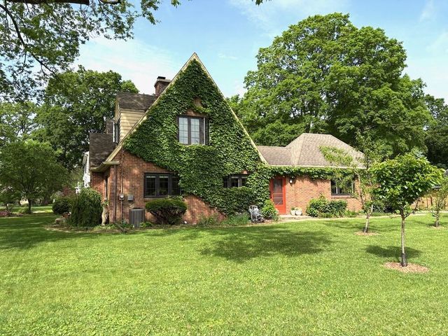1881 Sherwood DRIVE SW, Beloit, WI 53511