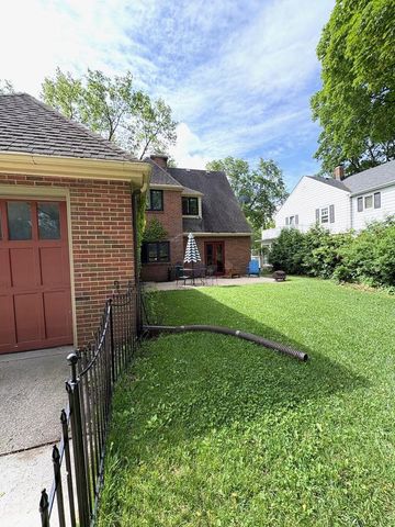 1881 Sherwood DRIVE SW, Beloit, WI 53511